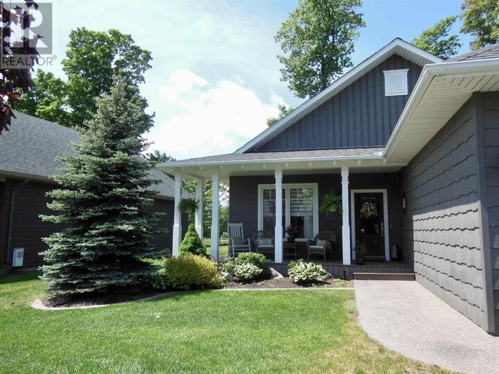 Property Photo: 93 Crimson Ridge Dr ON P6A 0B5