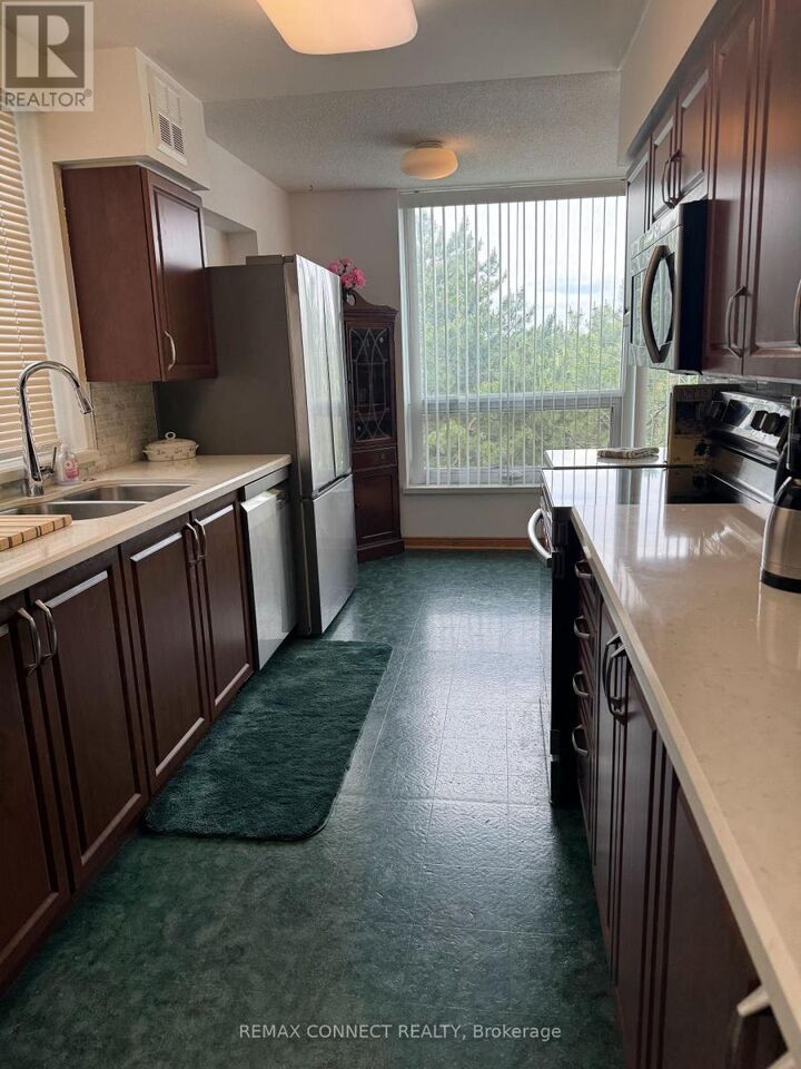 Property Photo:  326 Major Mackenzie Drive 428  ON L4C 8T4 