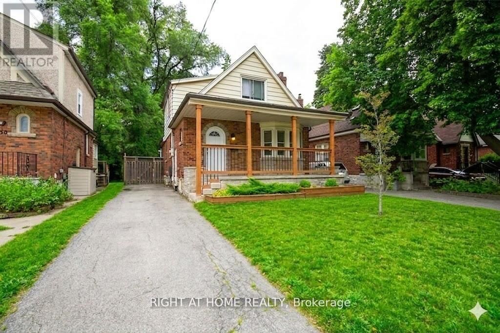 Property Photo:  148 Haddon Avenue South  ON L8S 1X8 