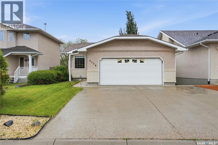 Property Photo:  3676 Bishop Crescent E  SK S4Z 1A8 