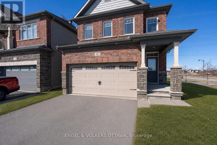 Property Photo:  40 Tapadero Avenue  ON K2V 0E2 