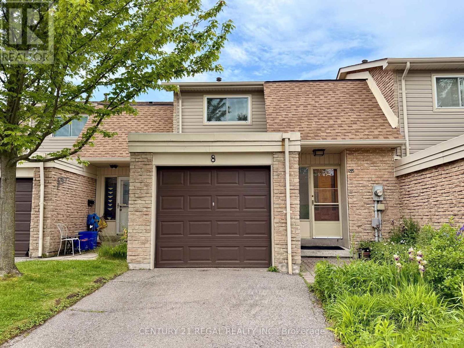 Property Photo:  8 Chamberlain Court  ON L1S 3M7 