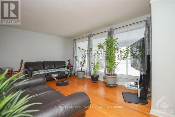 Property Photo:  45 Hilliard Avenue  ON K2E 6B9 