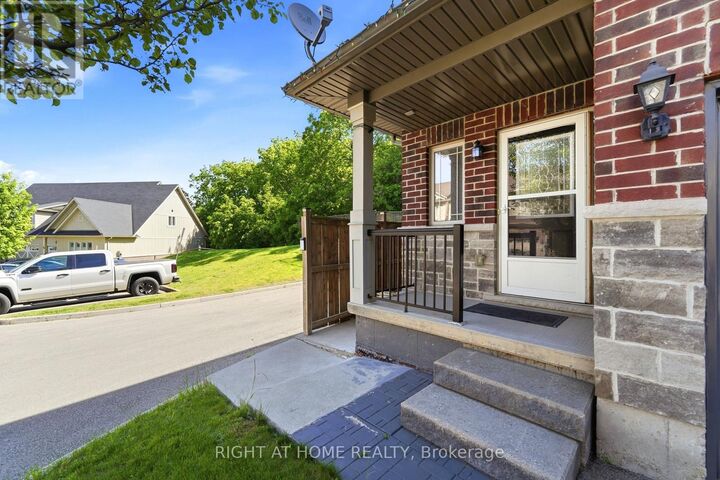 Property Photo: 32 Rolling Lane ON L8K 0A1