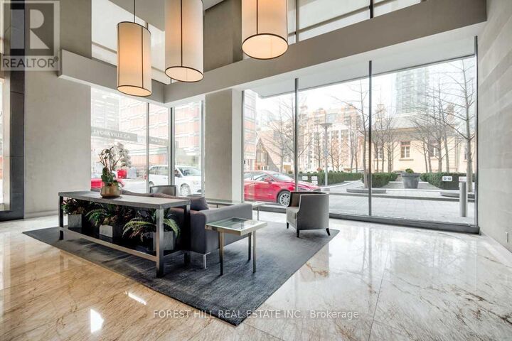 Property Photo:  18 Yorkville Avenue 2405  ON M4W 3Y8 
