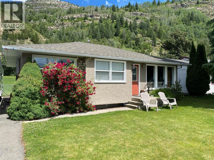 1153 Marianna Crescent — photo 1