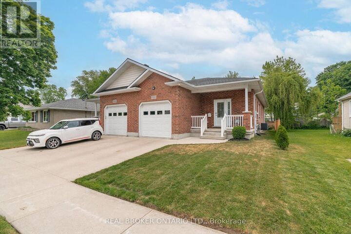 Property Photo:  155 South Street  ON N7A 3L9 