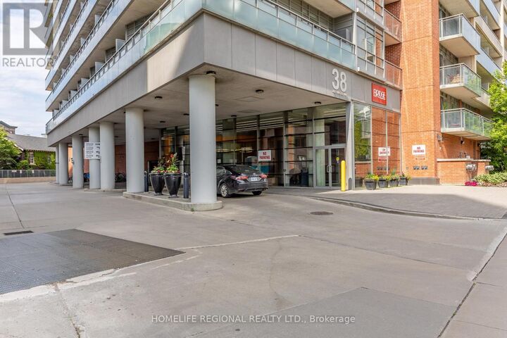 Property Photo:  38 Joe Shuster Way 1520  ON M6K 0A5 