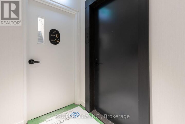 Property Photo:  127 Broadway Avenue 1401  ON M4P 1V3 