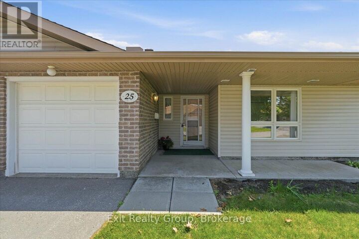 Property Photo:  15 Aldersgate Drive 25  ON K8P 5N1 