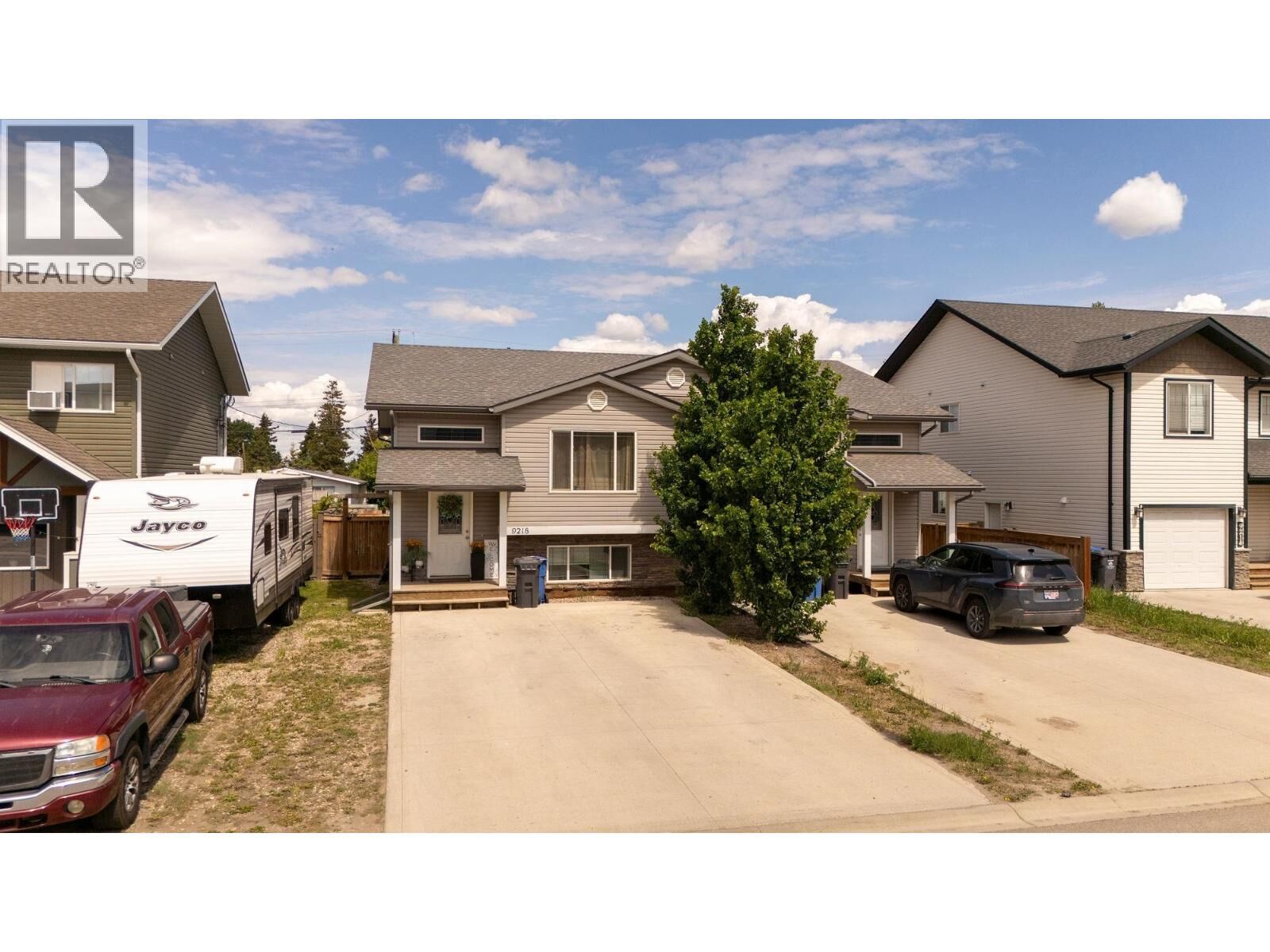 Photo de la propriété:  9218 102 Avenue  BC V1J 0J9 