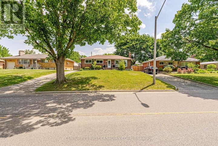Photo de la propriété:  212 King Edward Avenue  ON N5Z 3T7 