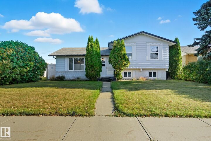 Photo de la propriété:  14239 53 Street NW  AB T5A 1L6 