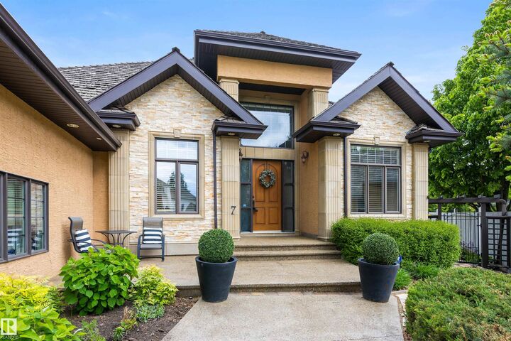 Property Photo:  7 Kelso Crest  AB T8N 6W5 