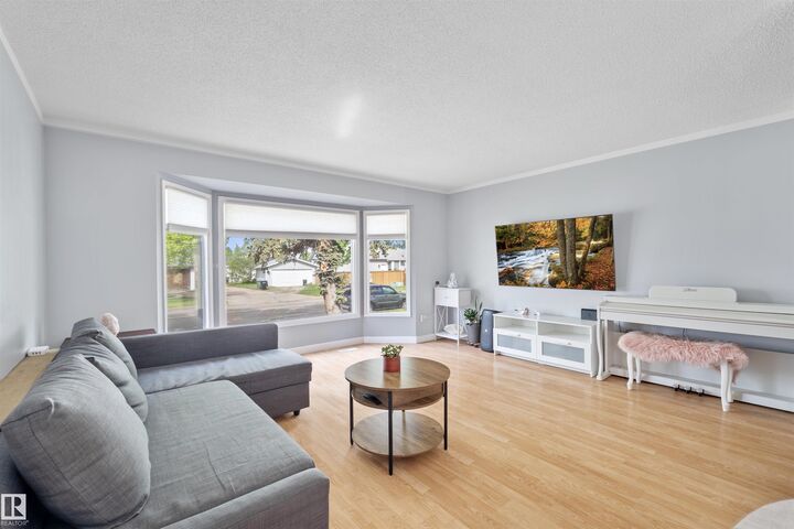 Property Photo:  17007 95 Street NW  AB T5Z 2A7 