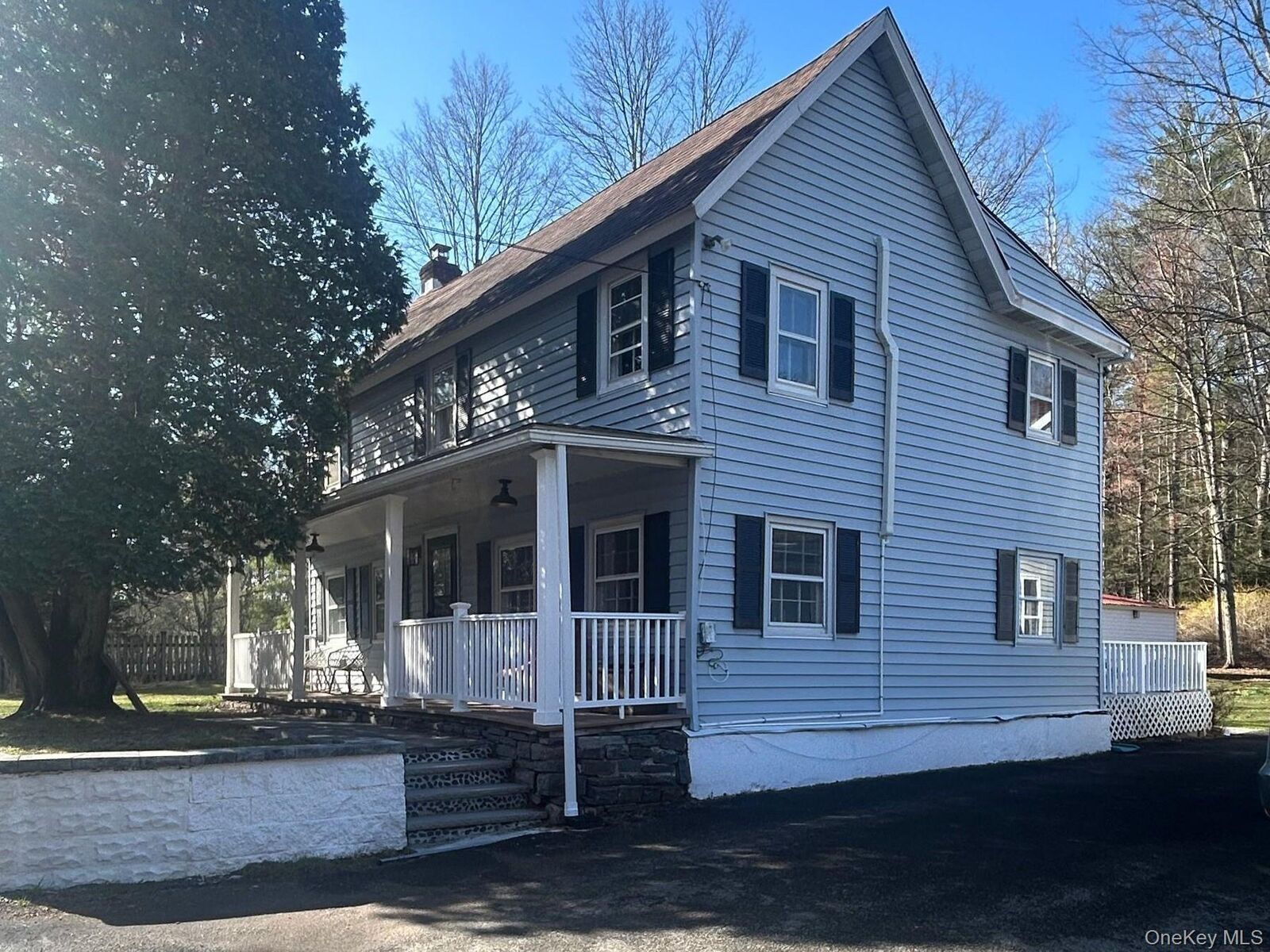 Property Photo:  527 Zena Road  NY 12498 