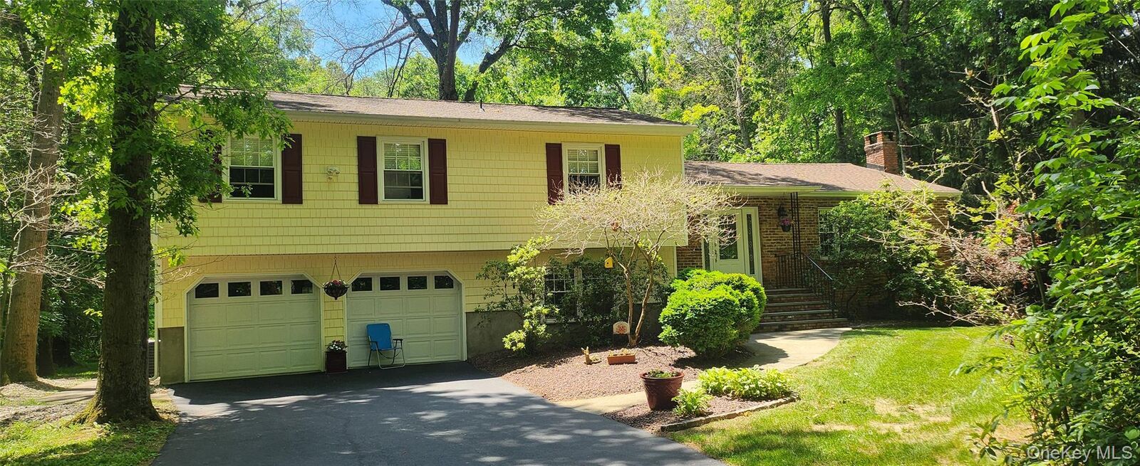 Property Photo:  32 Queen Anne Lane  NY 12590 
