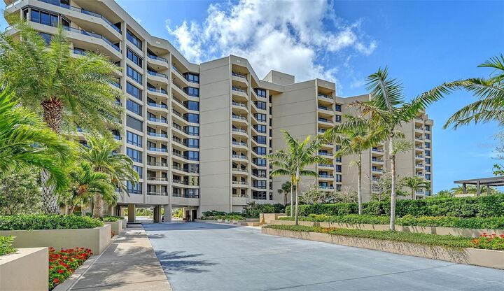Property Photo: 1211 Gulf Of Mexico Drive 609 FL 34228