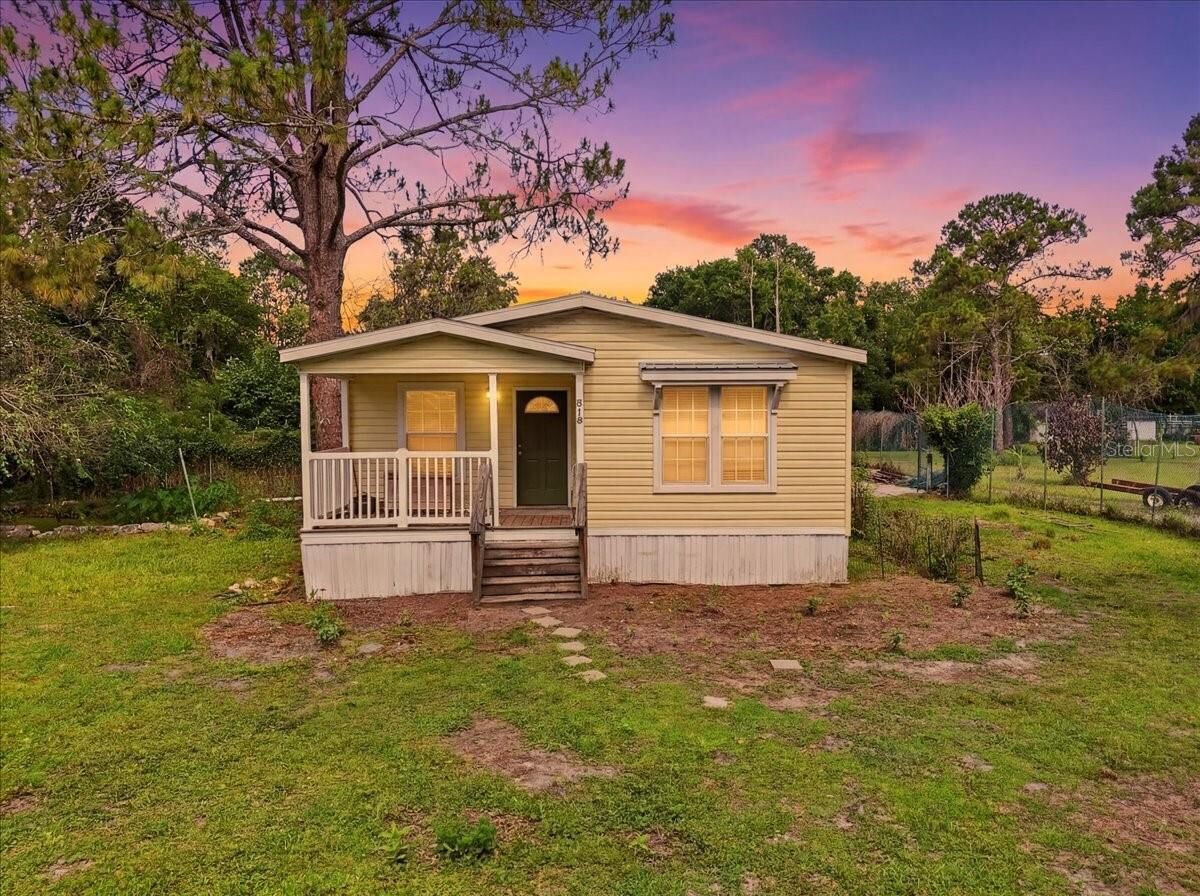 Property Photo: 518 Wellon Avenue FL 32833