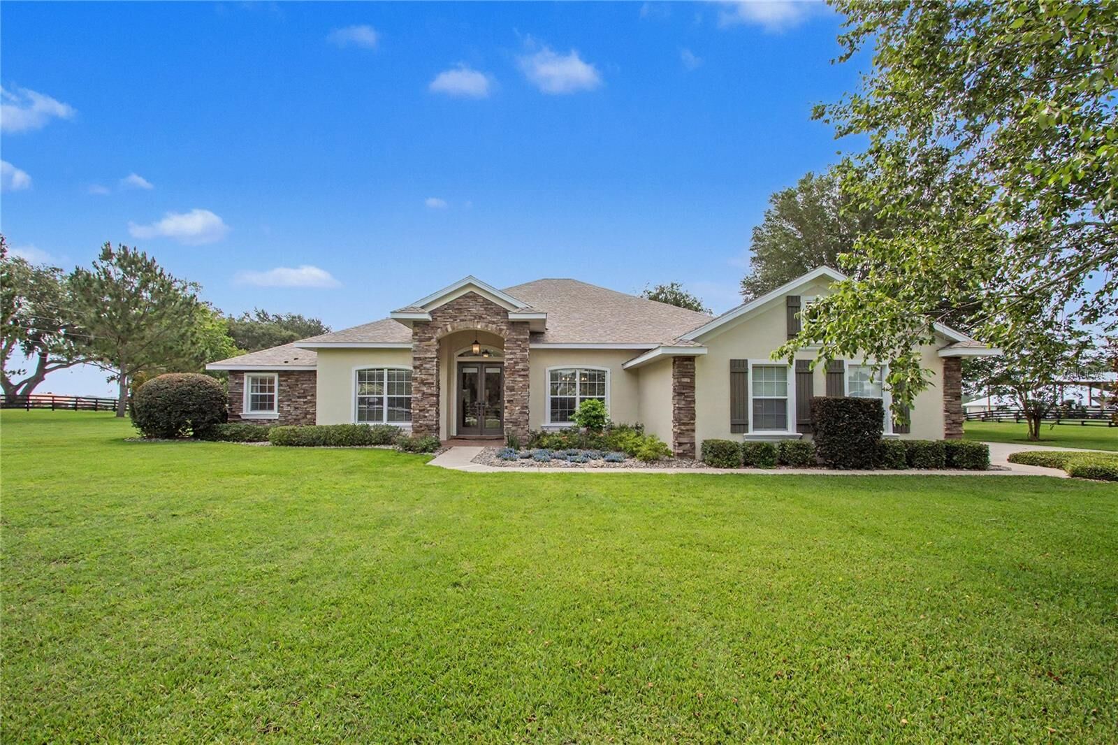 Property Photo: 12913 County Road 104B FL 34484