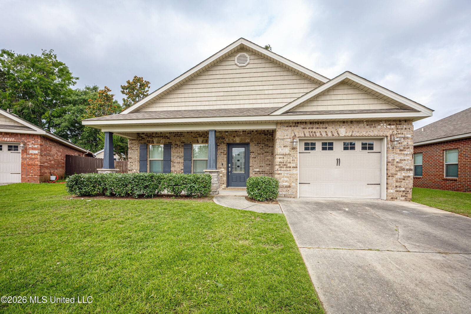 Property Photo: 931 Old Towne Street MS 39507