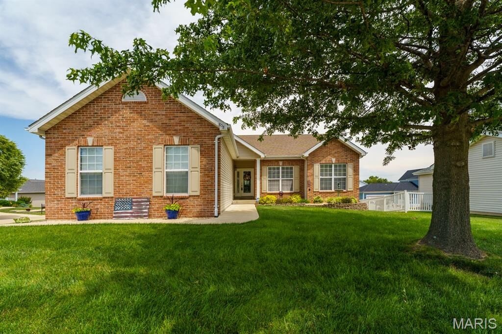 Property Photo:  808 Blazing Star Drive  IL 62298 