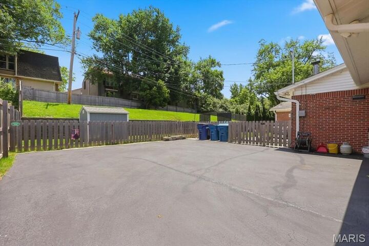 Property Photo:  1022 Fernway Lane  MO 63141 