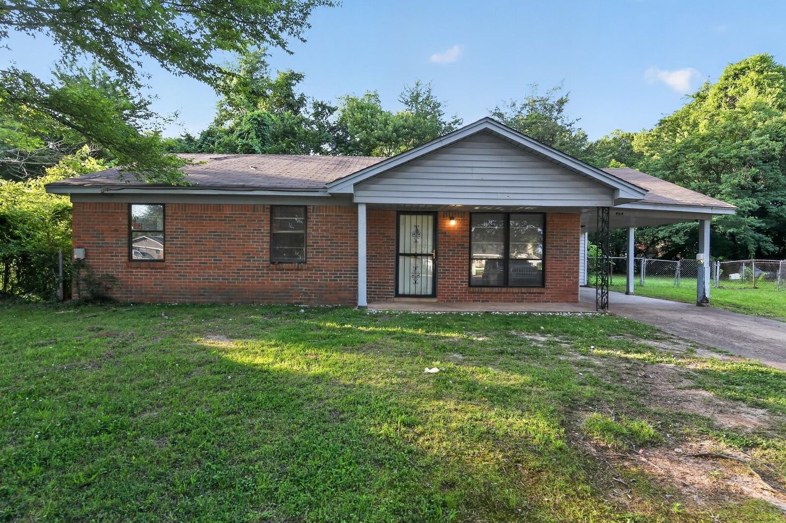 Property Photo:  464 Bradcliff Cv  TN 38109 