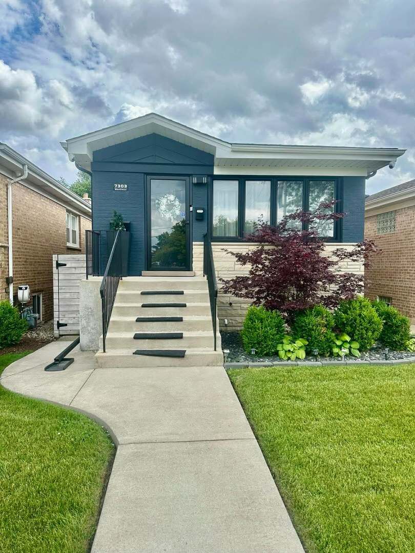 Property Photo: 7303 W Montrose Avenue IL 60706