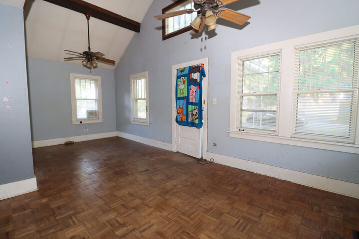 Property Photo: 44 Oak Knoll Drive IL 60046