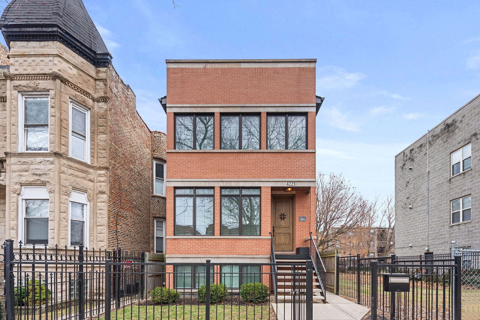 Property Photo:  4223 S Wabash Avenue  IL 60653 