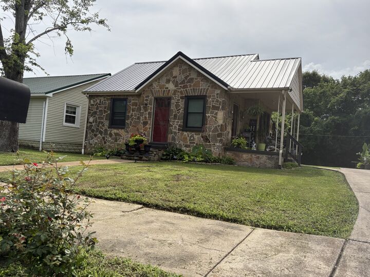 Property Photo: 108 Greenwood St TN 38474