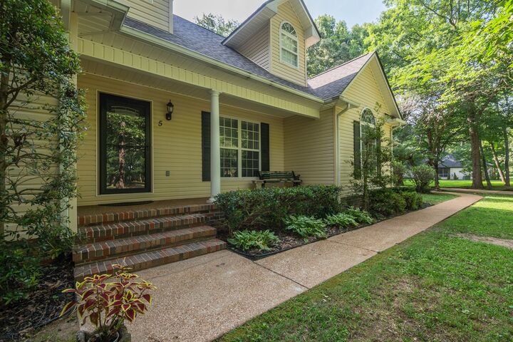 Property Photo:  5 Woodland Cir  TN 38464 