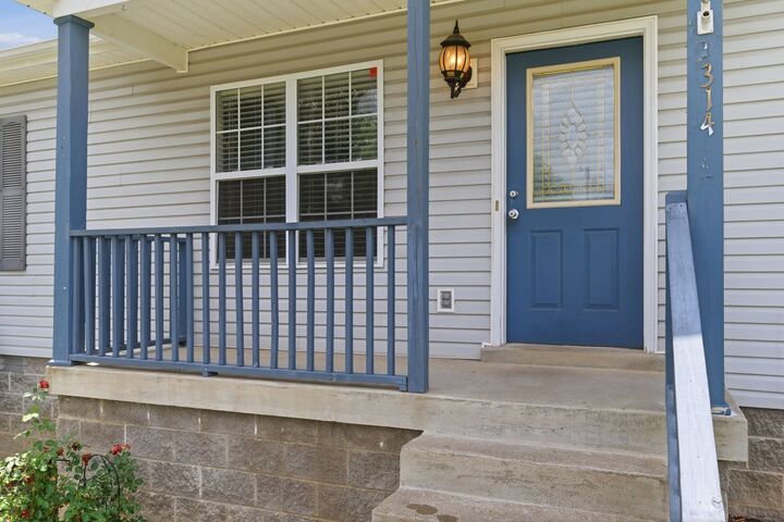 Property Photo: 314 Reeves Ct TN 37172