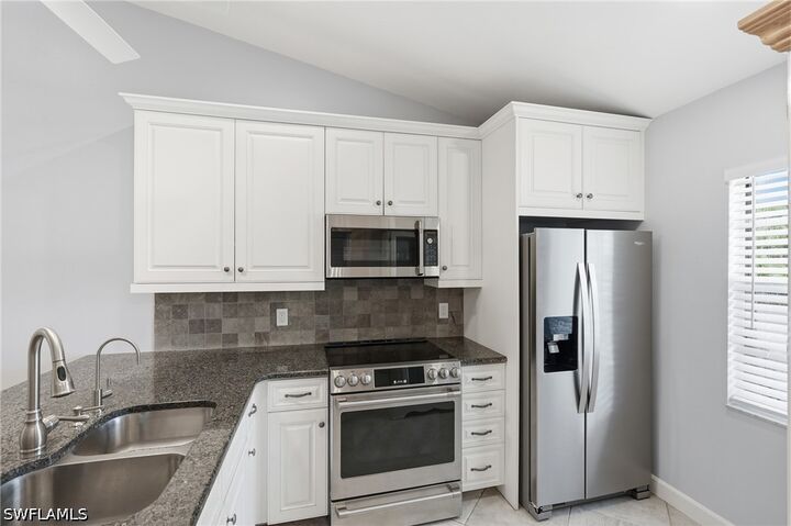 Property Photo:  1706 Kings Lake Boulevard 203  FL 34112 