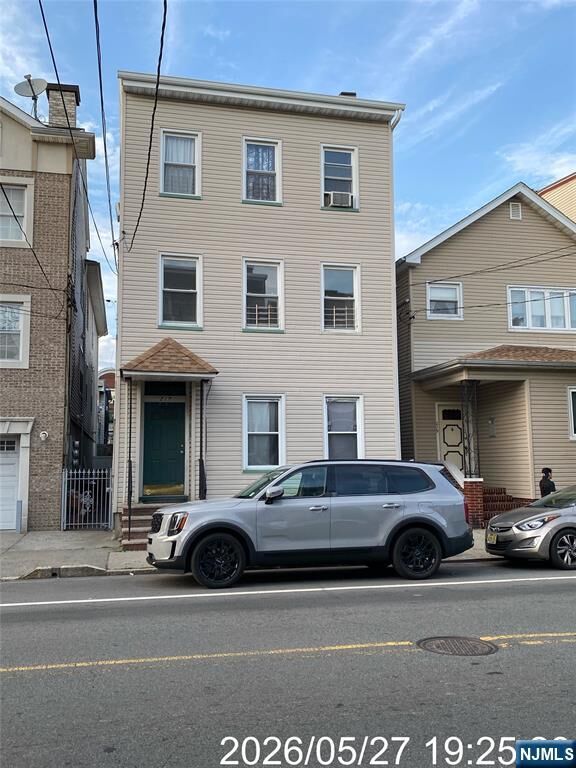 Property Photo:  217 Walnut Street 2  NJ 07105 