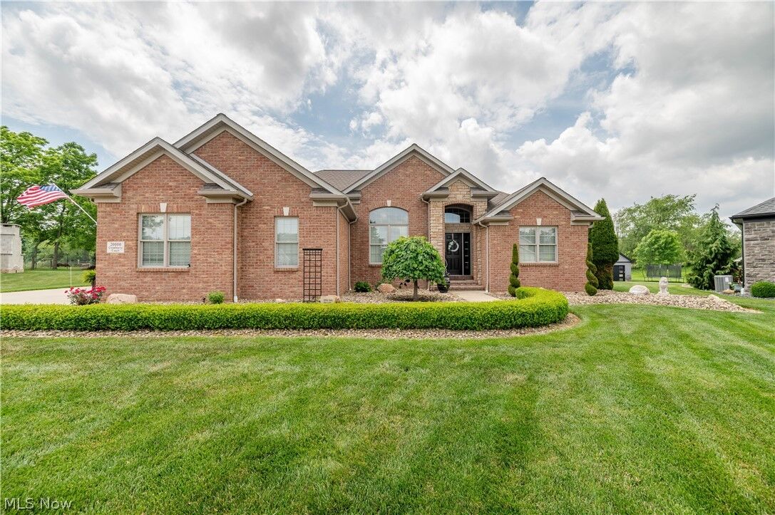 Property Photo: 20000 Crowberry Court OH 44452