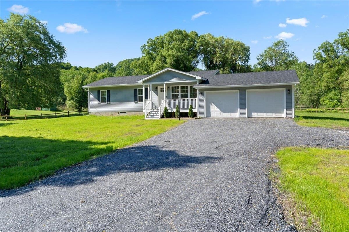 Property Photo:  114 Cobble Hill Road  VT 05468 