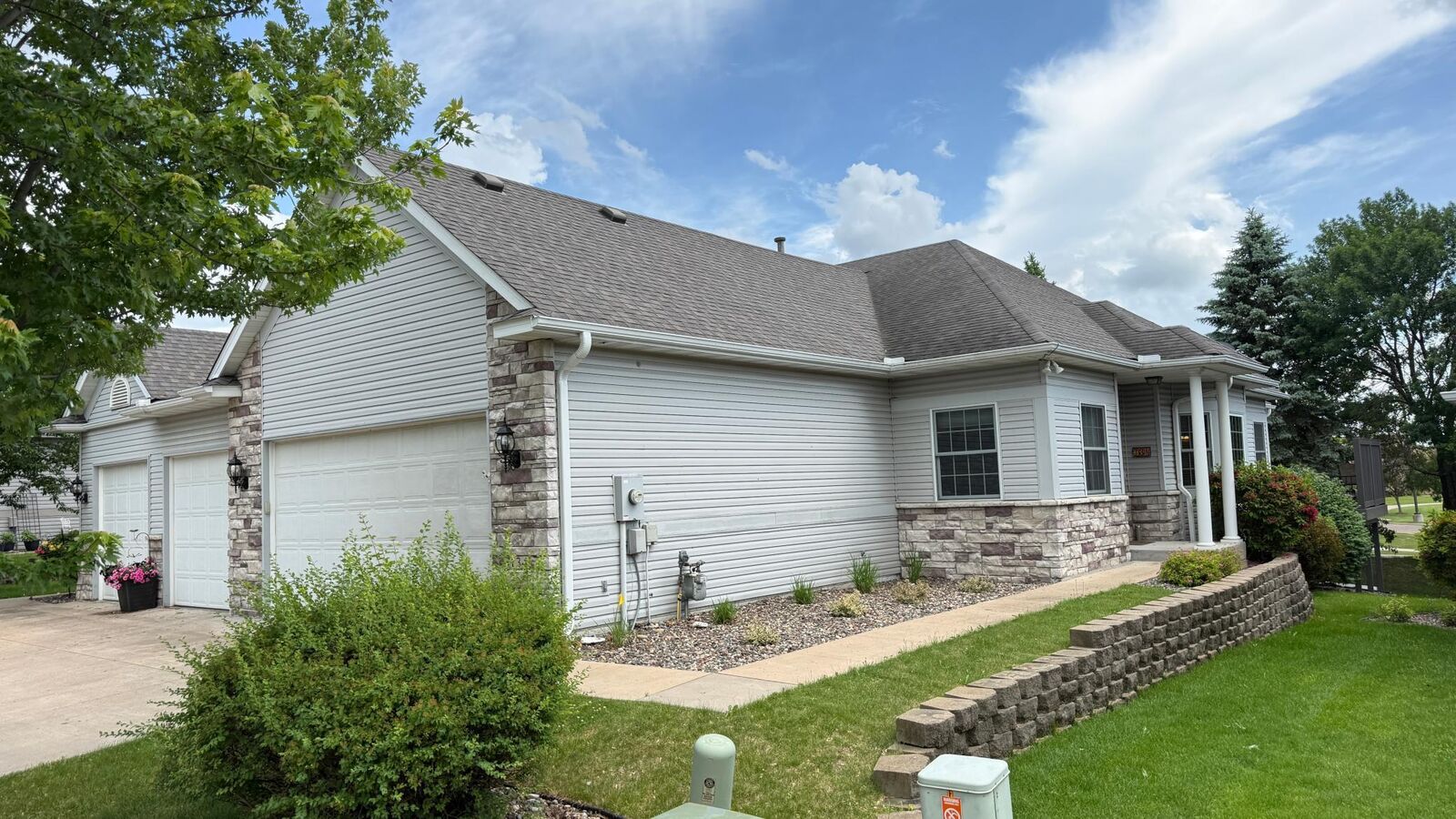 Property Photo: 734 Gilfillan Lane MN 55127