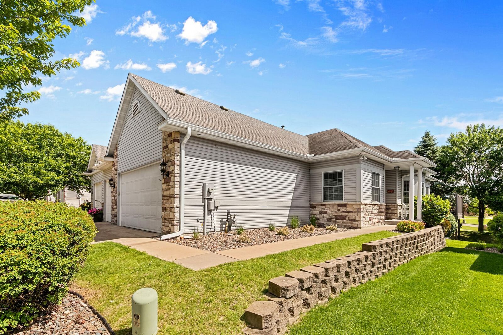 Property Photo:  734 Gilfillan Lane  MN 55127 