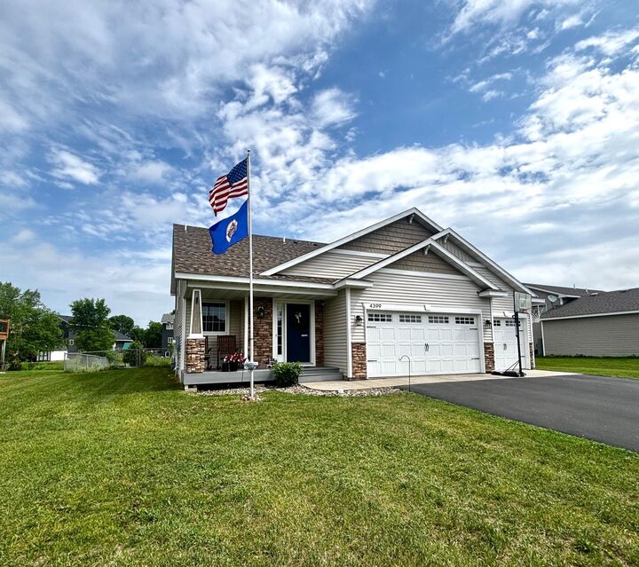 Property Photo:  4399 87th Street NE  MN 55362 