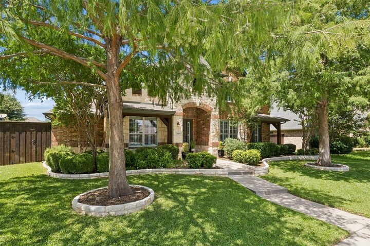 Property Photo: 2418 Greenwood Drive TX 75036