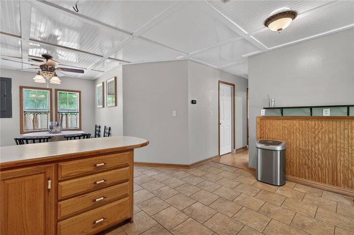 Property Photo:  428 Oak Street  AR 72946 