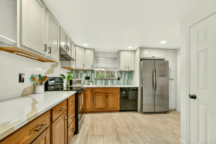 Property Photo: 1117 W 9th Street OR 97501