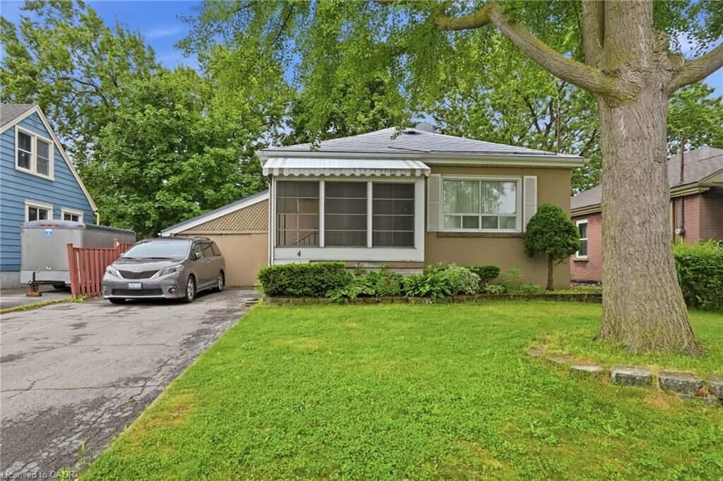 Property Photo:  4 Duncombe Drive  ON L9A 2E8 