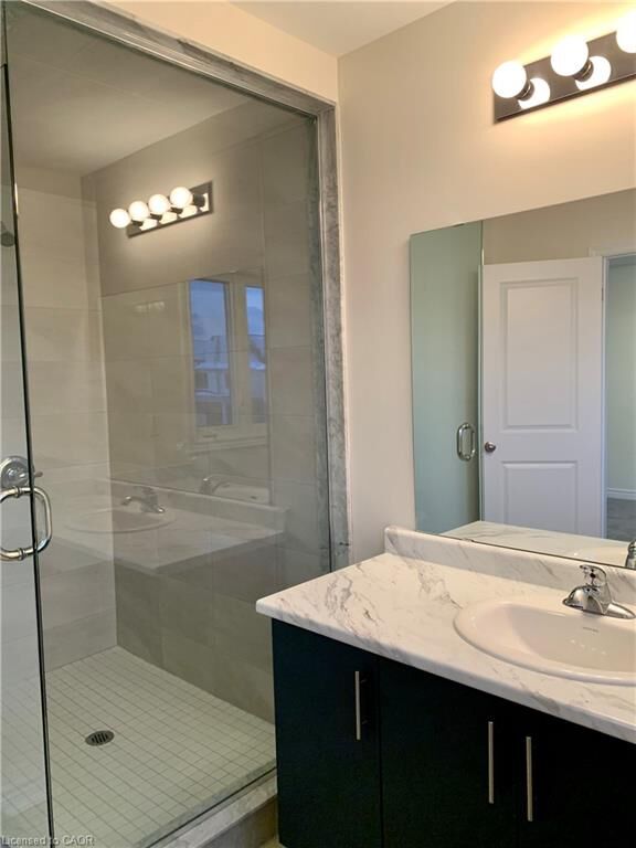 Property Photo:  4 Foothills Lane  ON L8E 0K1 