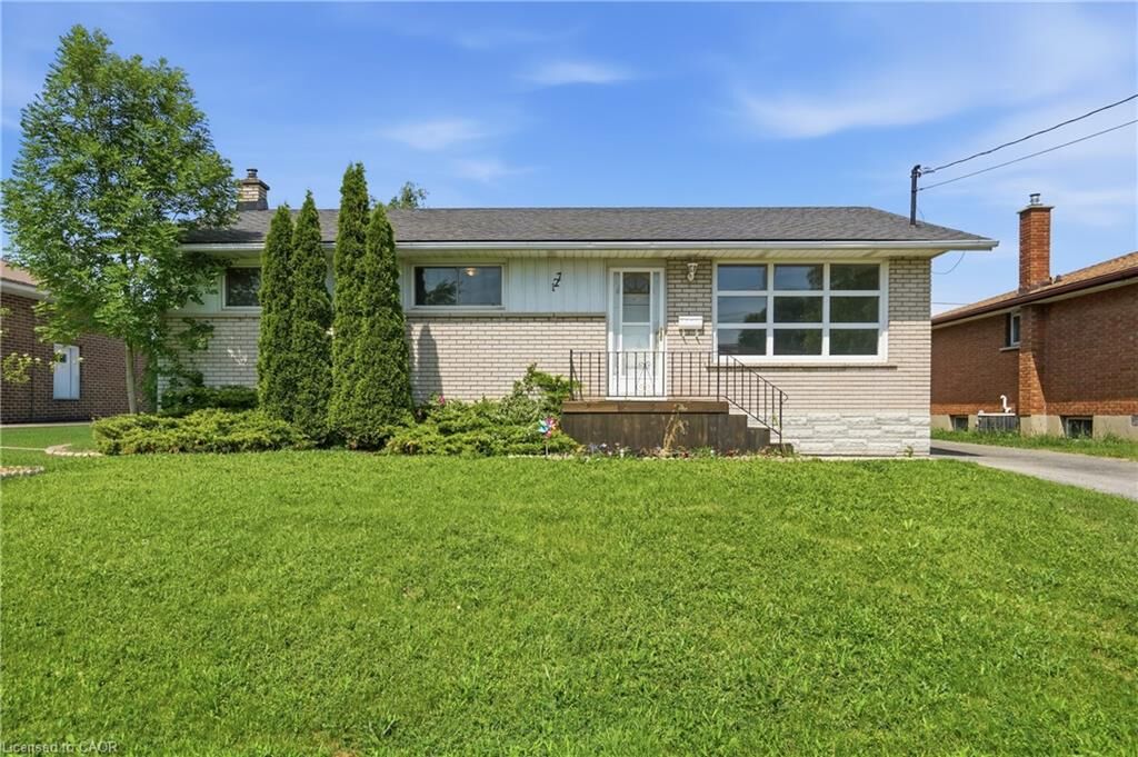 Property Photo:  127 Wellington Street  ON L3B 1B2 