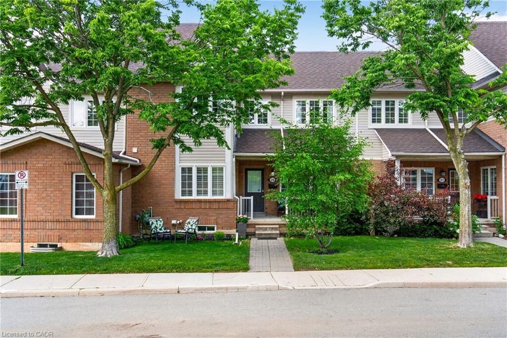 Property Photo:  100 Beddoe Drive 20  ON L8P 4Z2 