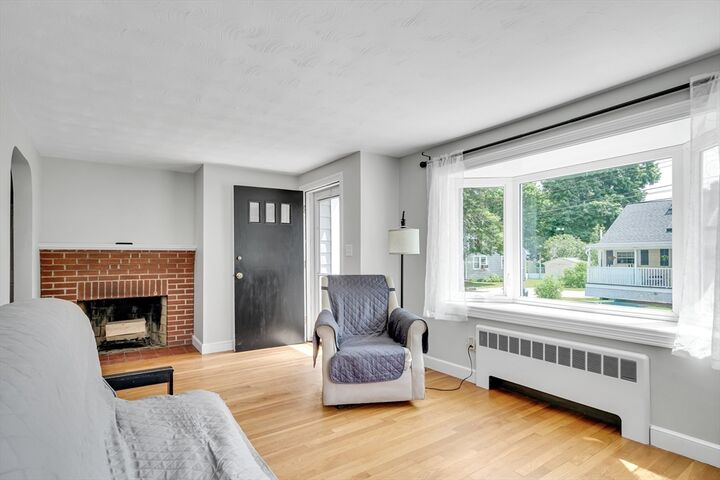 Property Photo:  6 Fairview Ter  MA 01801 