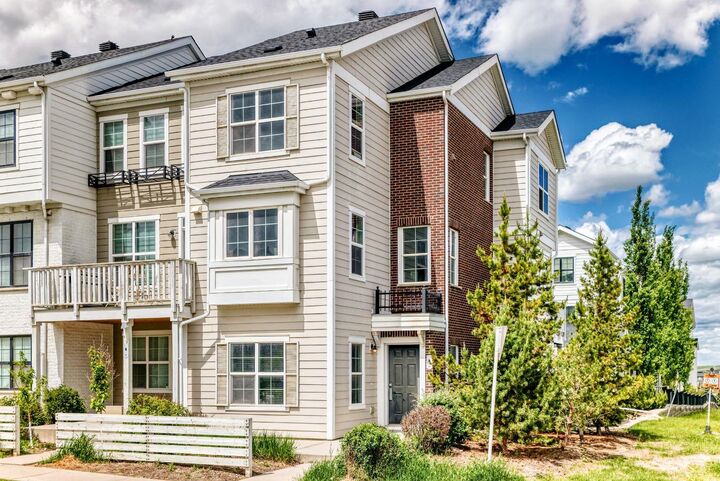 6 Nolan Hill Gate NW — photo 1